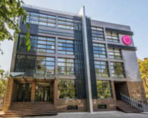 东莞市最大的古玩交易市场在什么地方?_“百年无极——西方现当代艺术大师作