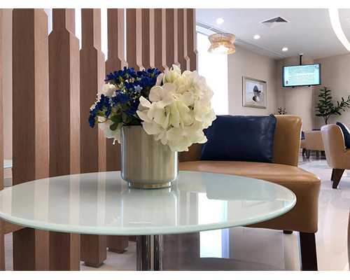 西安古玩收购公司苏经里_《米菲和蒙德里安》