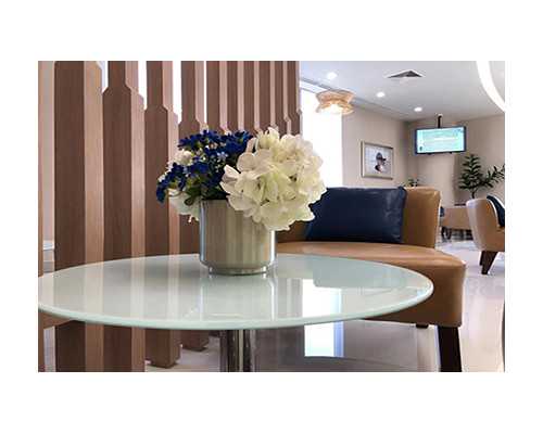 老古玩店的主题_笔墨当随时代 艺术见证历史：广东省庆祝中国共产党成立100周