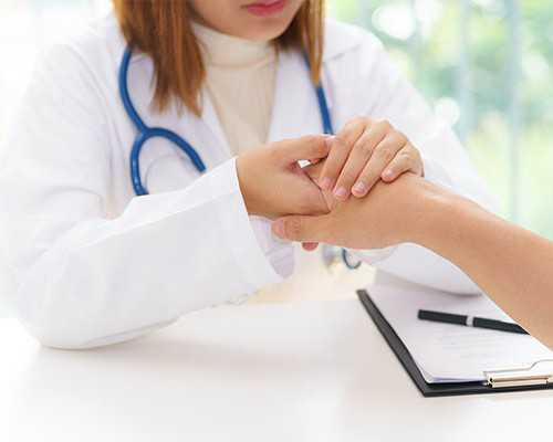 正规南京古玩拍卖公司_冯桂芬行书泥金扇面