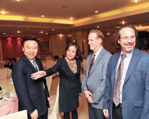 孕妇孕期吃什么钙片好,香港验血测男女要多少钱